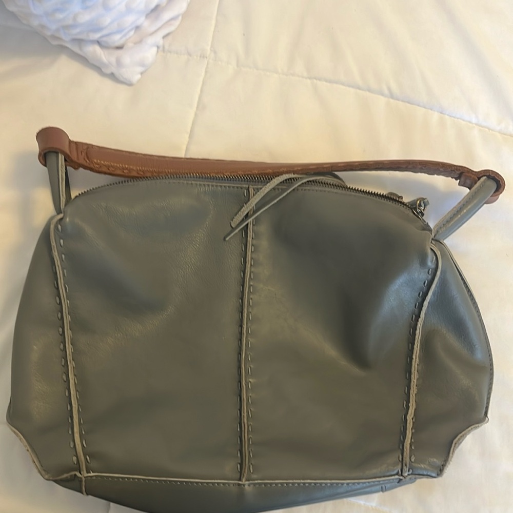 Like new The Sak Hobo Purse.